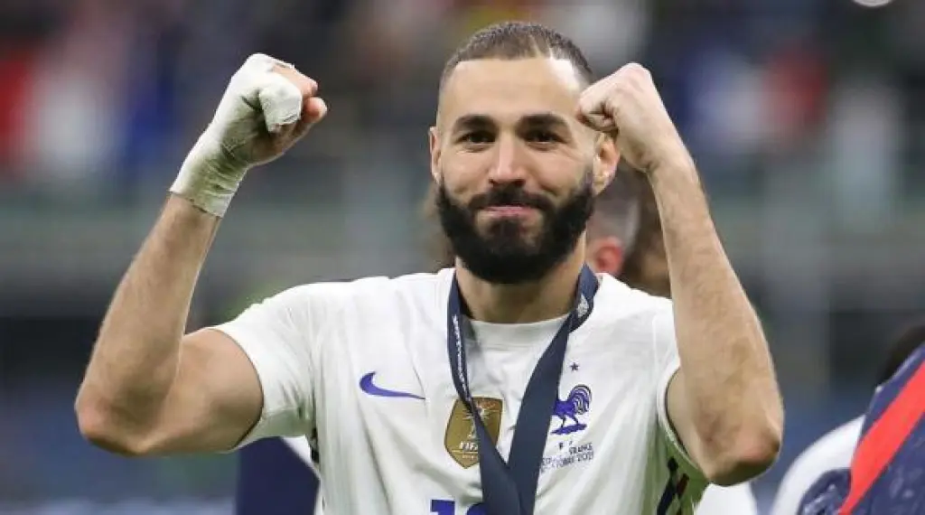 عودة «الحكومة» .. بنزيما يظهر في مران ريال مدريد