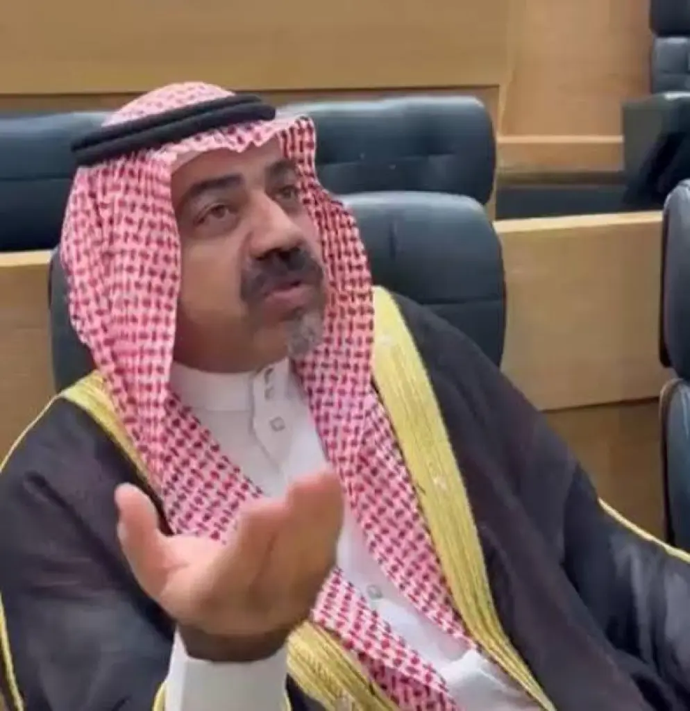 المراعية يسأل الحكومة عن مبالغ وأراضٍ صُرفت لنواب ومنح لتربية قطط ونعام