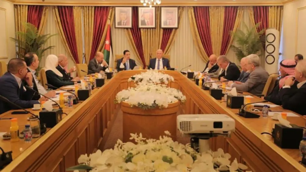 لجنتا الطاقة في مجلسي الأعيان والنواب تبحثان تعزيز التعاون المشترك