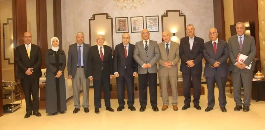 مجلس أمناء جامعة مؤتة يعقد جلسة في الحرم الجامعي ويطلع على ابرز الإنجازات.