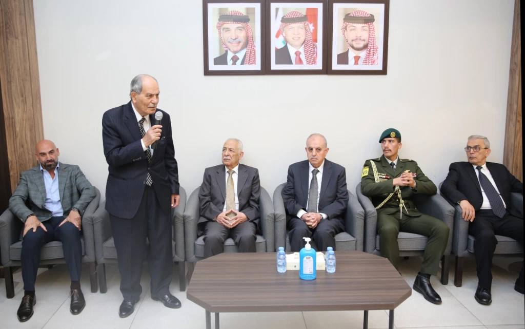 مندوبا عن الملك وولي العهد.. العيسوي يعزي أيوب والعربيات وباتر وكنعان ولوكاشة