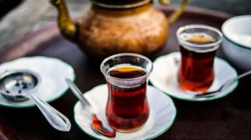 علماء يكشفون أهمية الشاي لصحة الدماغ