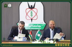 اليرموك توقع اتفاقية لتعزيز مهارات الشباب الرقمية