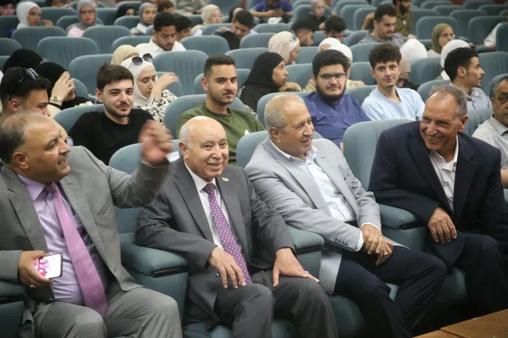 مسرحية  النهر لن يفصلني عنك  على مسرح جامعة مؤتة