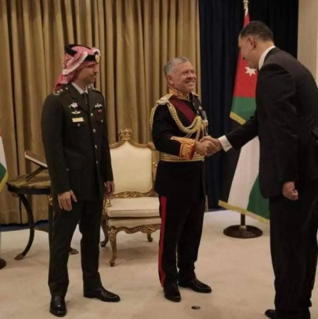 البطاينة يكتب : خاطرة من مواطن في يوبيلنا الفضي مع سيدنا
