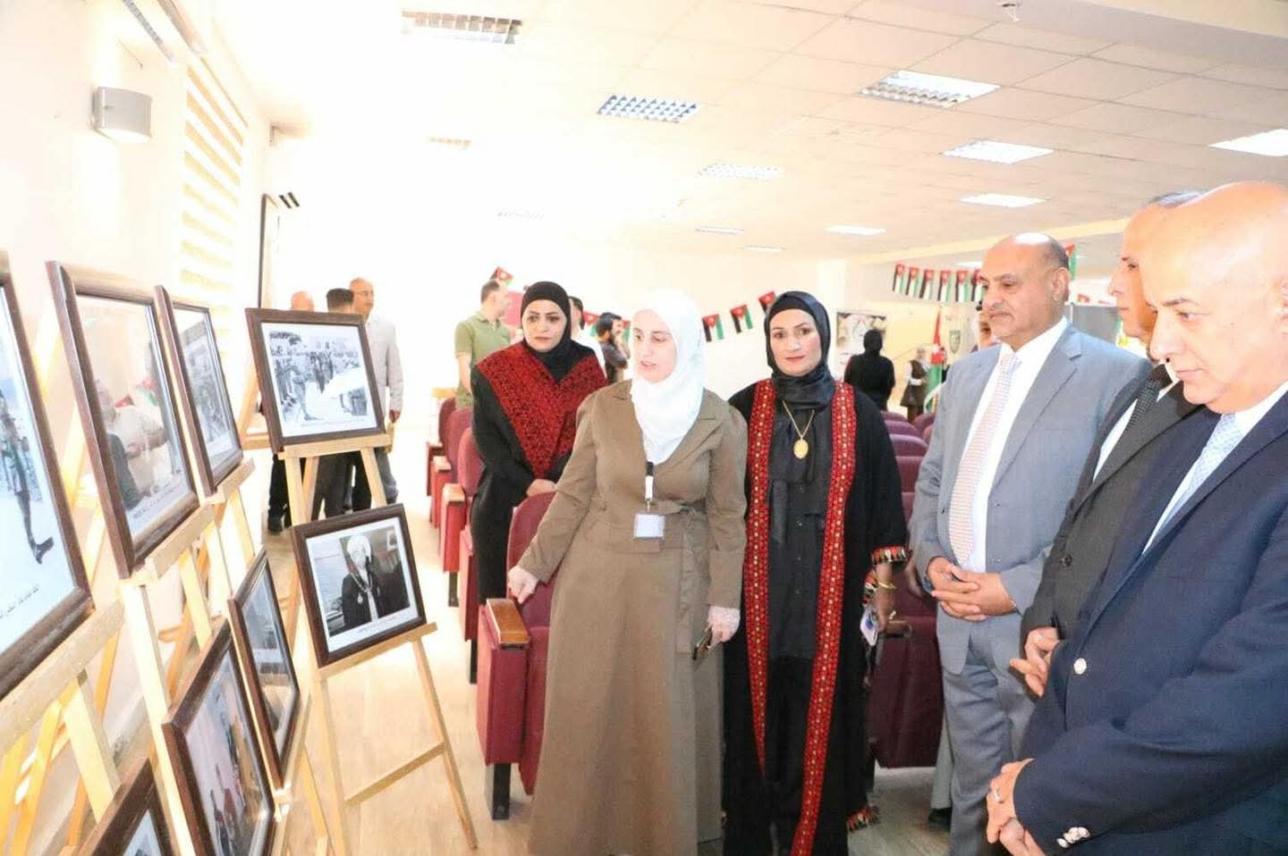 المكتبة الوطنية تشارك في معرض صور وثائقي احتفاءً بالمناسبات الوطنية