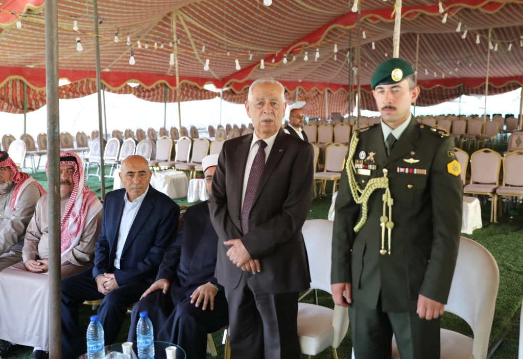 مندوبا عن الملك وولي العهد.. العيسوي يعزي عشيرة الدعجة