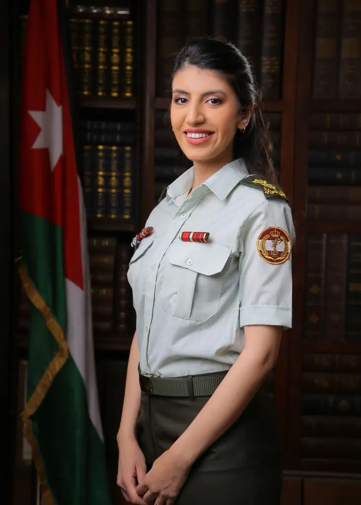 ملازم اول جوليا خالد عايد حجازين ... مبارك الترفيع