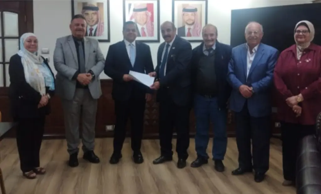 رئيس و ادارية اتحاد الكتّاب يهنئون الخضير المدير التنفيذي لمهرجان جرش