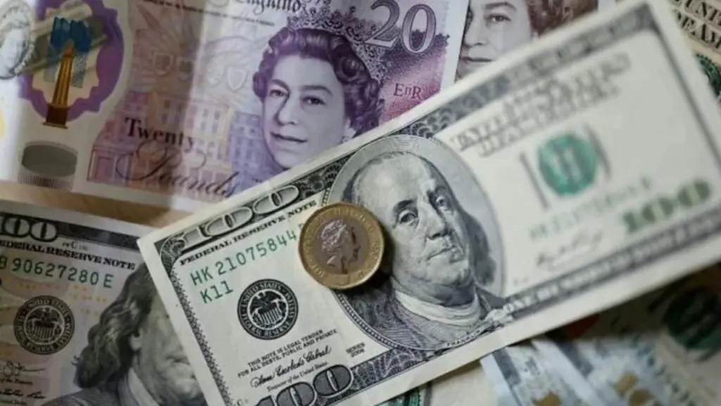 الجنيه الإسترليني يرتفع أمام الدولار