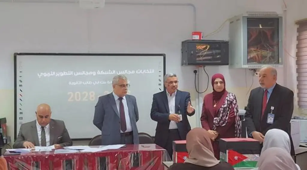 الخصاونة يتابع سير انتخابات المجالس التربوية لشبكات المدارس