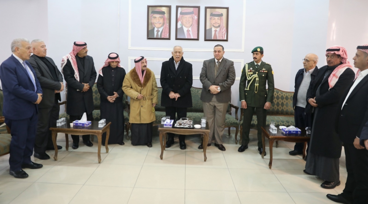 مندوبا عن الملك وولي العهد. العيسوي يعزي بوفاة زوجة الوزير والعين السابق النجادات*