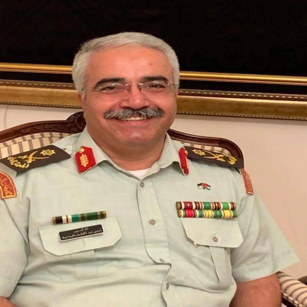 اللواء  المتقاعد الدكتور يحيى البداينة ... إستشاري أمراض كهربائية القلب .. قامة طبية  كبيرة