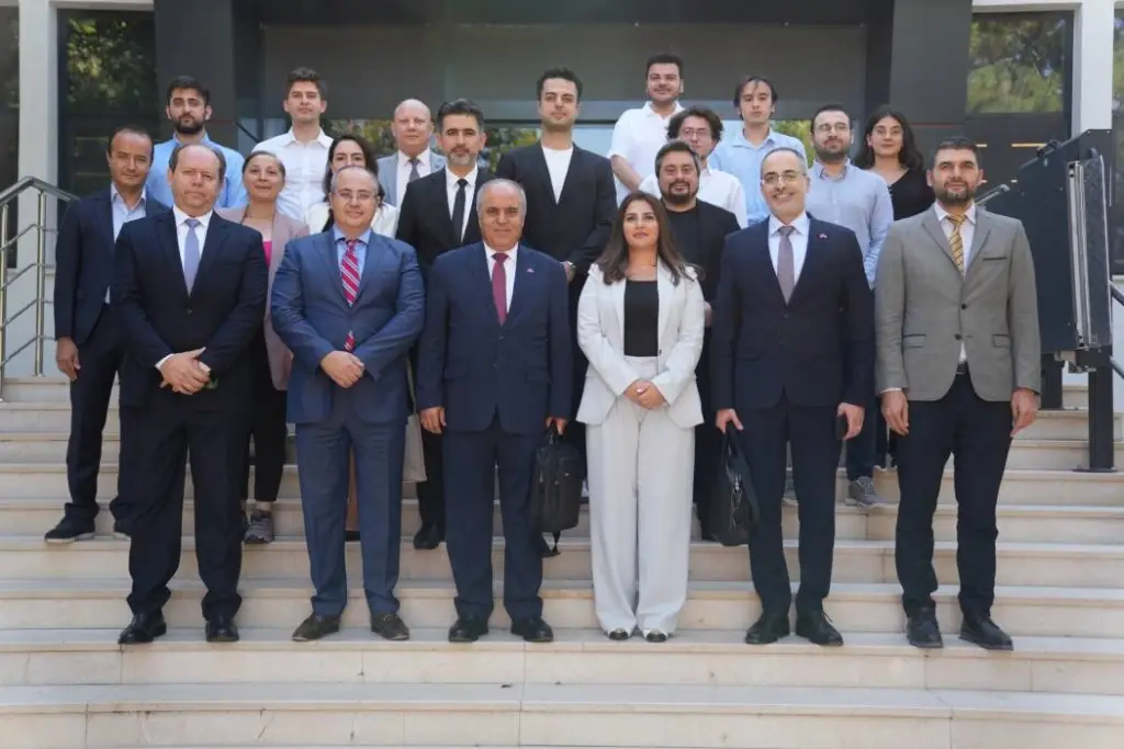 محافظة يزور مركز الابتكار في التكنولوجيا التعليمية في أنقرة (ETKIM)