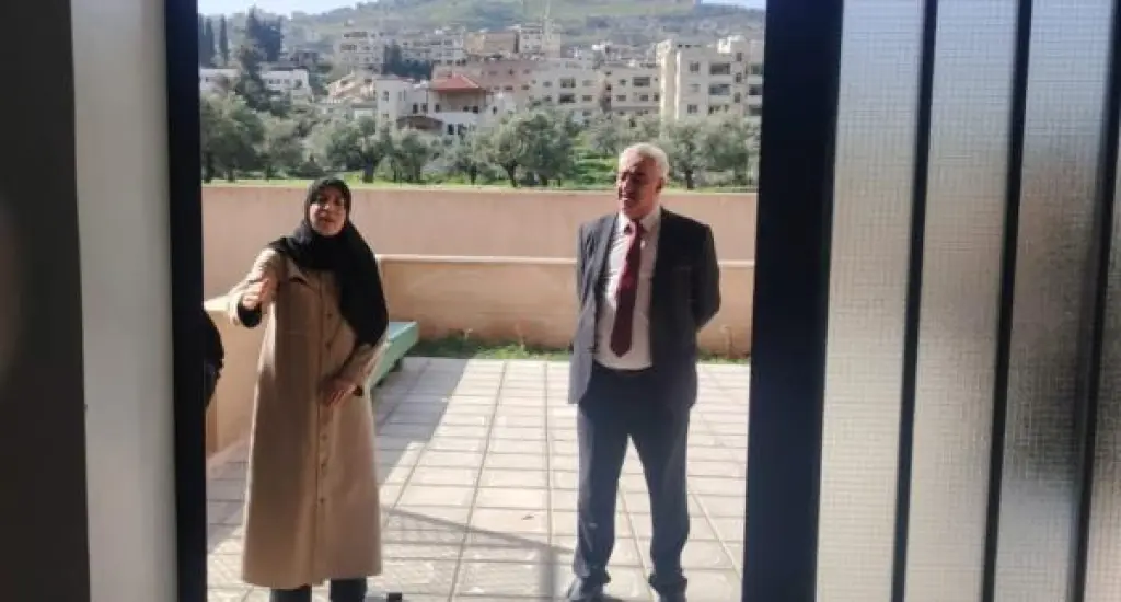 جويعد يتفقد مدرسة البحر الأساسية المختلطة