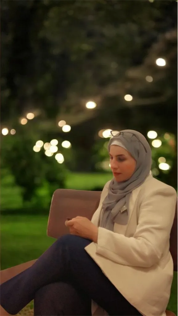 العبادي تكتب : غربة فالصادقون