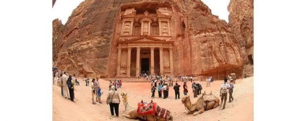 30 ٪ نسبة ارتفاع زوار البترا من مختلف الجنسيات