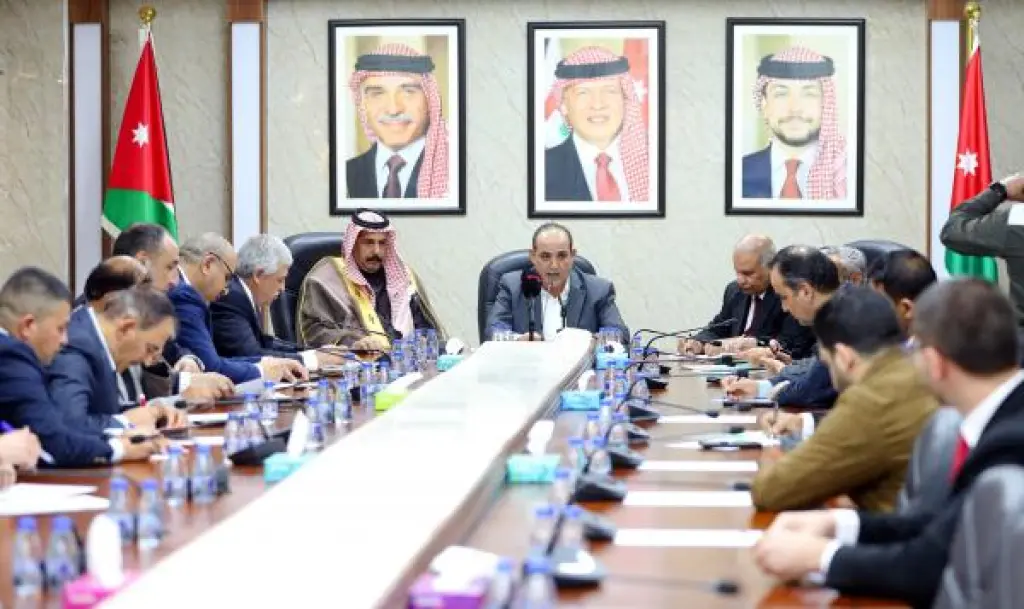 البادية النيابية تبحث تحديات النقل العام في الأرياف والبوادي
