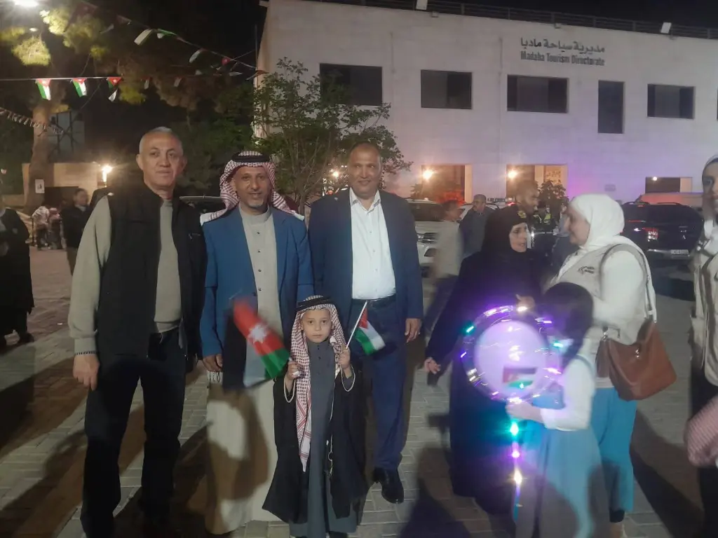 ثقافة مادبا تشارك باليوم الوطني للعلم