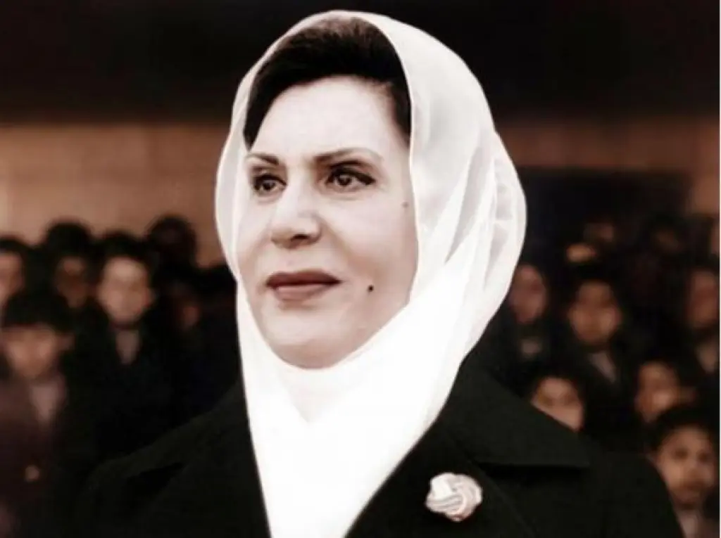 الذكرى 32 لوفاة الملكة زين الشرف الأحد