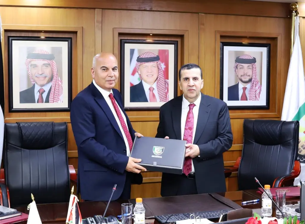 البلقاء التطبيقية وبلدية السلط الكبرى توقّعان مذكرتي تفاهم لتعزيز التنمية المستدامة والأمن الرقمي