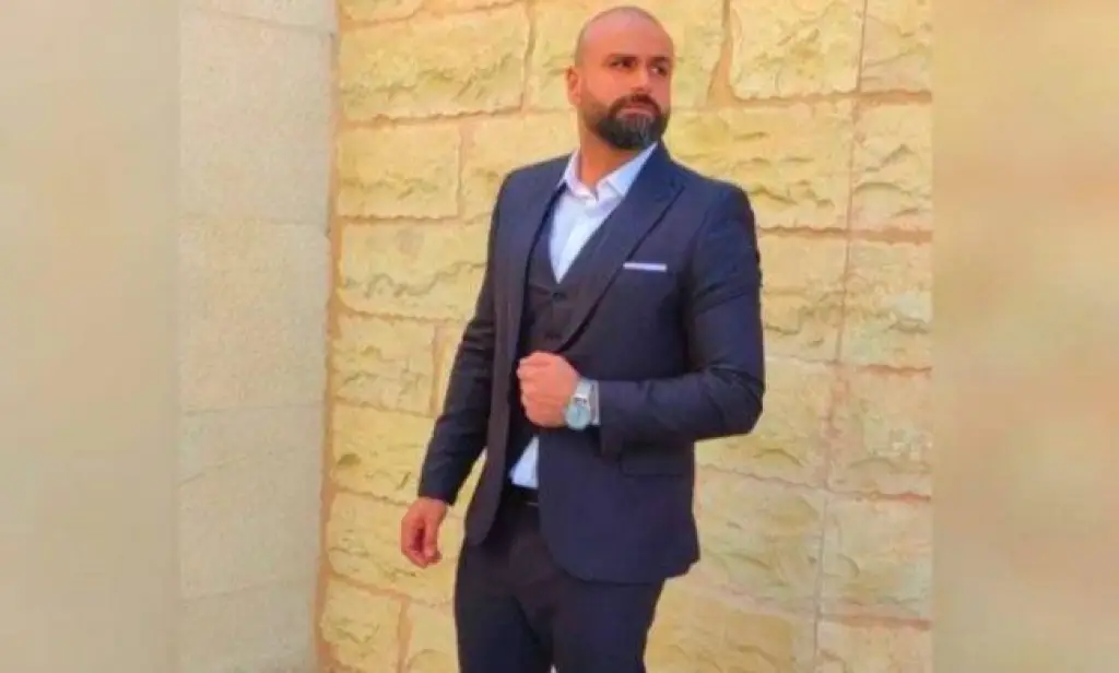 معاذ فوزي البدور شاب اردني طموح  .. بالعزم والتصميم جمع بين السياسه والرياضه والعمل الاجتماعي