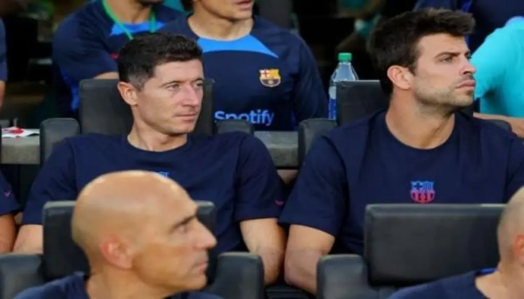 كيف تفاعل نجوم برشلونة مع اعتزال بيكيه المفاجئ؟
