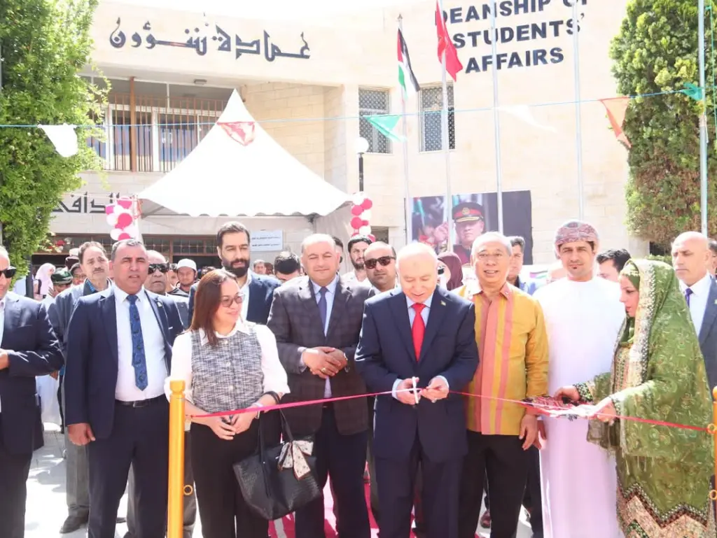 رئيس جامعة مؤتة يفتتح المعرض الدولي للطلبة الوافدين لعام 2025