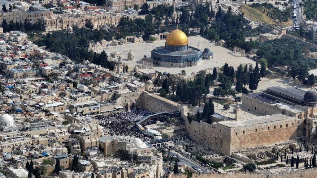 محافظة القدس : تصاعد إبعاد المقدسيين بالتزامن مع تكثيف الطقوس اليهودية في "الأقصى"