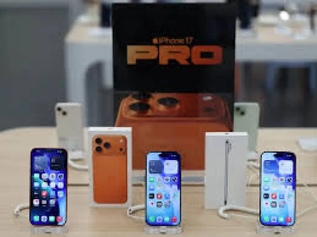 أبل تطلق iOS 26.3 لهواتف آيفون.. تعرف على المزايا الجديدة