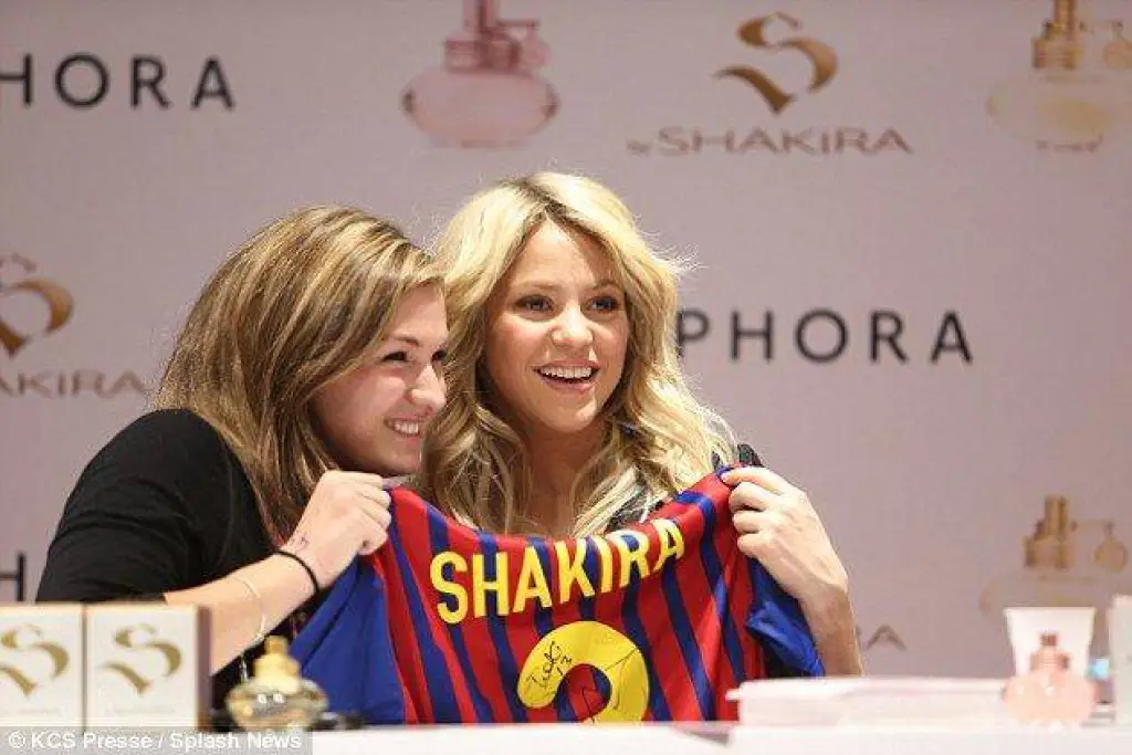 بسبب راعي برشلونة .. شاكيرا تضع بيكيه في موقف محرج