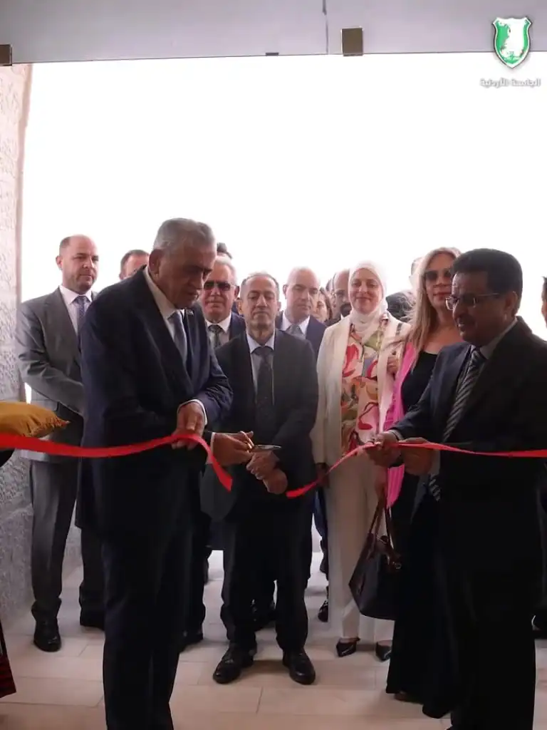 افتتاح مبنى سكن الطالبات والبوابة الرئيسية لفرع الجامعة الأردنية في العقبة