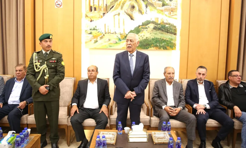 مندوبا عن الملك وولي العهد... العيسوي يعزي الحجايا والجعافرة والمشارقة وأبو طالب