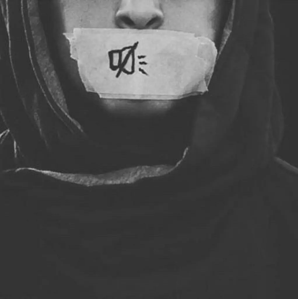 الكاتبة رنا المساعيد تكتب نصًا بعنوان الحديث الاخرس