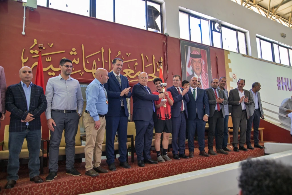 د. الحياري يرعى نهائي بطولة الاستقلال لخماسي كرة القدم في الجامعة الهاشمية