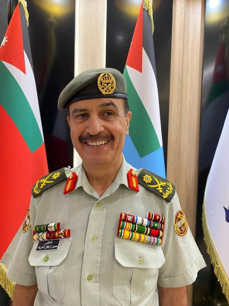  اللواء المتقاعد الدكتور حسين باشا ارفيفان الخريشة قامة طبية عسكرية وطنية طبيب تخدير الأطفال