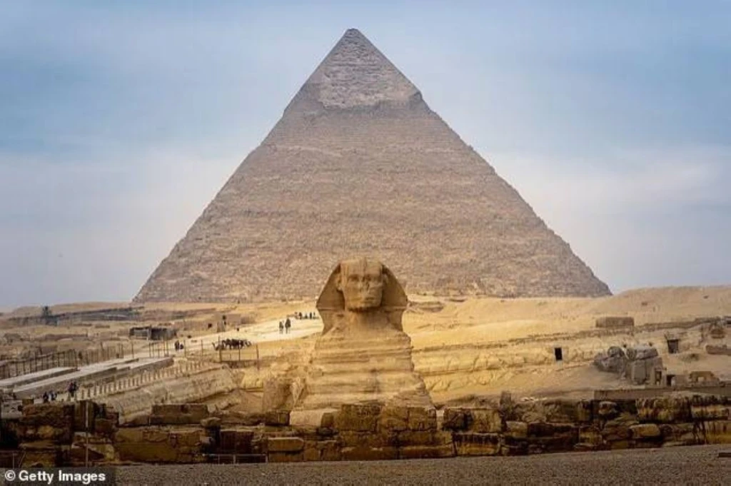 لغز الجيزة يتعمّق .. أبو الهول الثاني تحت الرمال