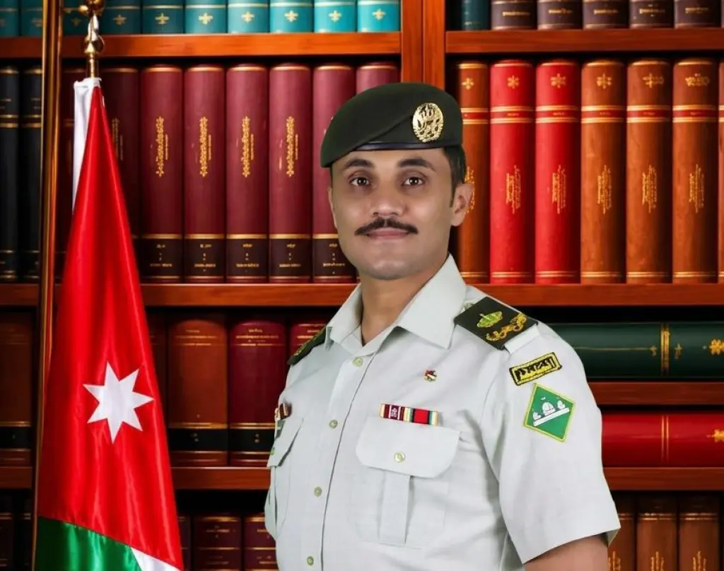  القلعة نيوز  تهنئ الرائد أنور عبدالله الرياحي بالإرادة الملكية السامية