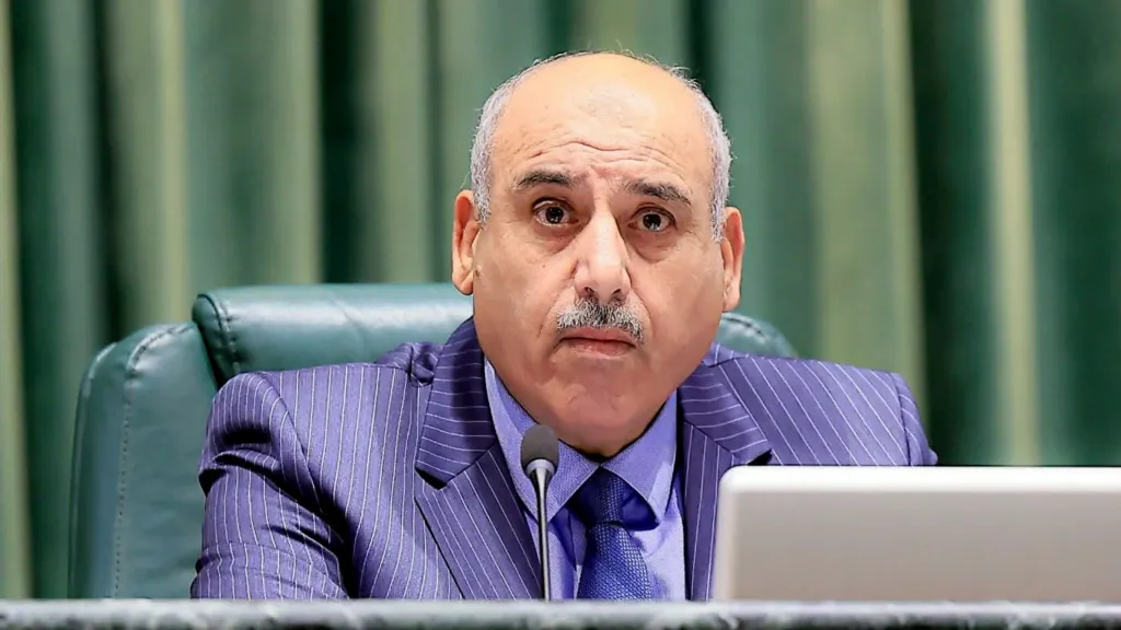 رئيس مجلس النواب يهنئ العمال ويشيد بعطائهم بمسيرة البناء الوطني