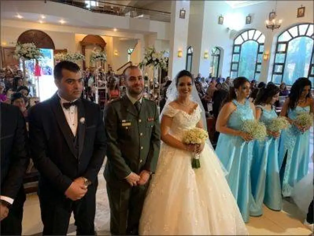 كركي يرتدي البزة العسكرية في حفل زفافه
