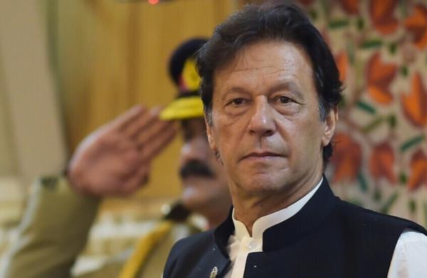 باكستان .. الحكم على عمران خان وزوجته بالسجن 17 عاما