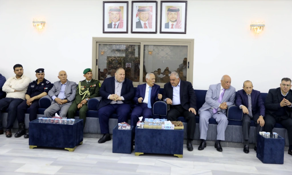 مندوبا عن الملك وولي العهد...العيسوي يعزي عشيرة الفريحات*