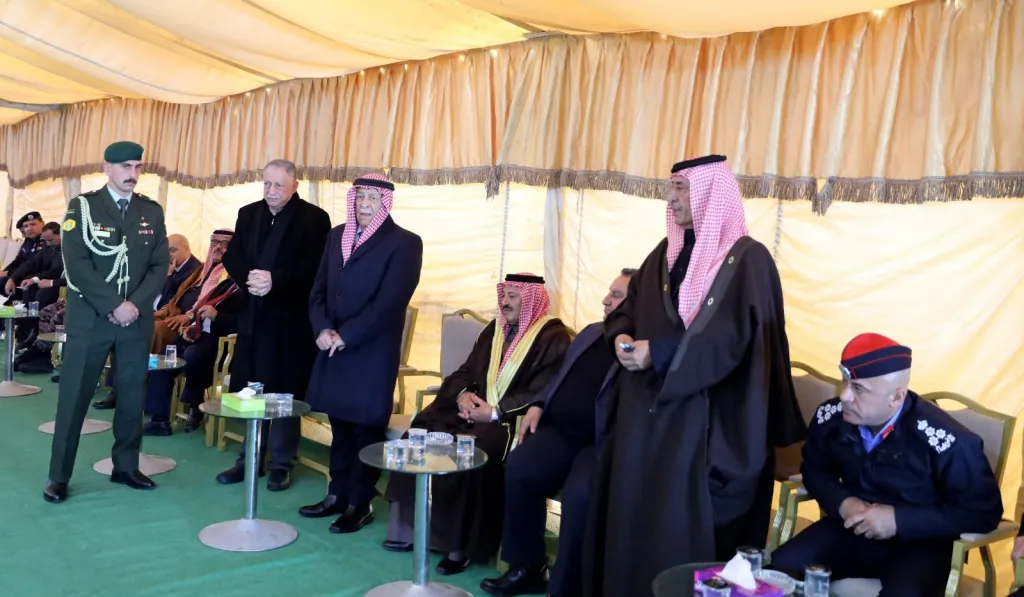مندوبًا عن الملك وولي العهد... العيسوي يعزي عشائر القاضي والزعبي والفريحات