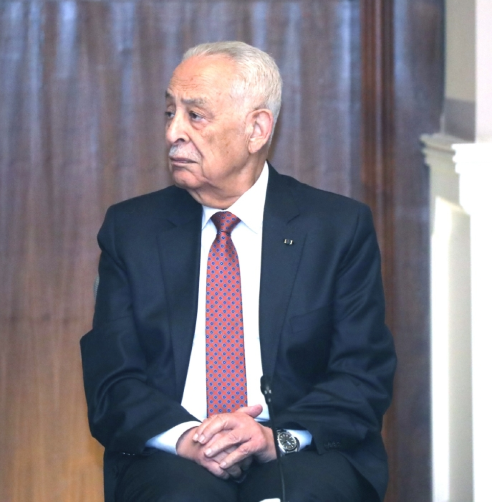 العيسوي ينقل تعازي الملك وولي العهد لأسرة الراحل المؤرخ الفلسطيني الدكتور وليد الخالدي*