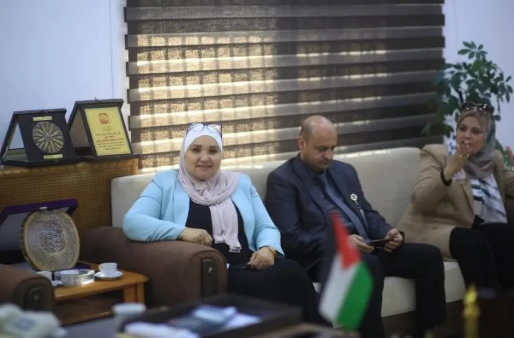 البكار تشارك بلقاء في كلية الحصن الجامعية يتمحور حول BTEC