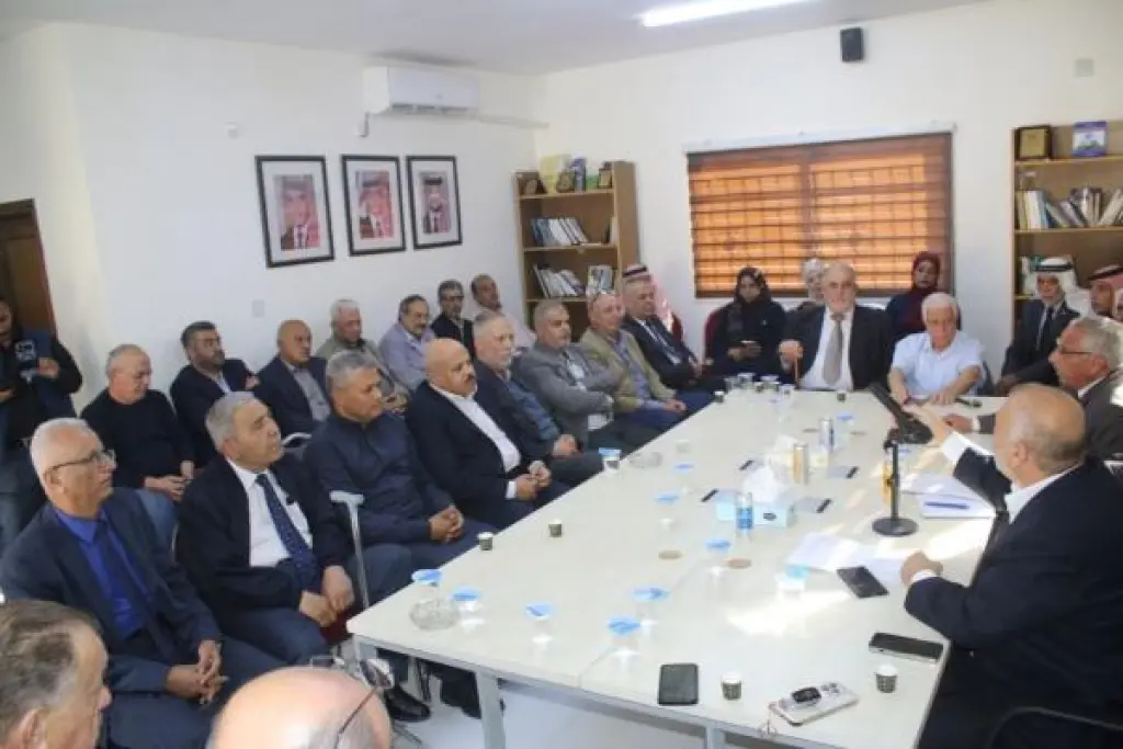 العبادي يحاضر في نقابة الصحفيين فرع الزرقاء