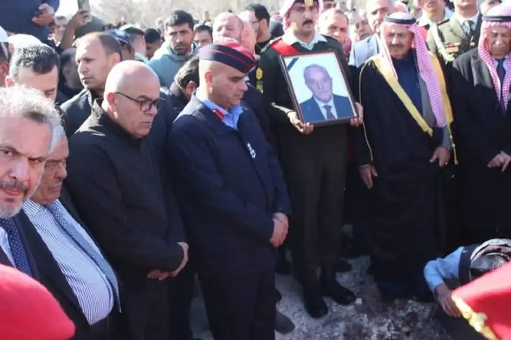 الأمن العام يُشارك بتشييع جثمان دولة رئيس الوزراء الأسبق أحمد عبيدات