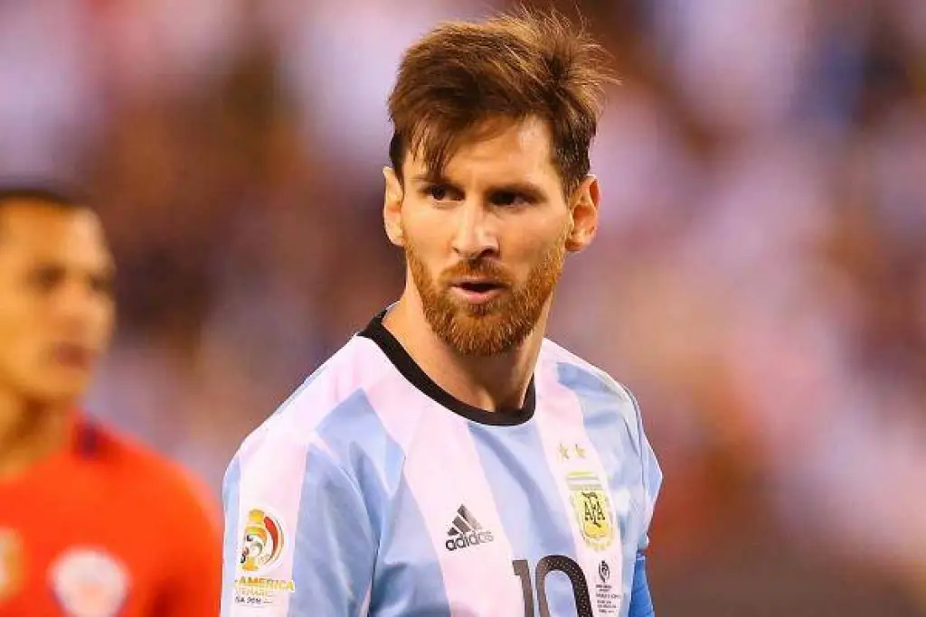 الأرجنتين ليست بينها .. ميسي يكشف توقعاته لبطل كأس العالم 2022