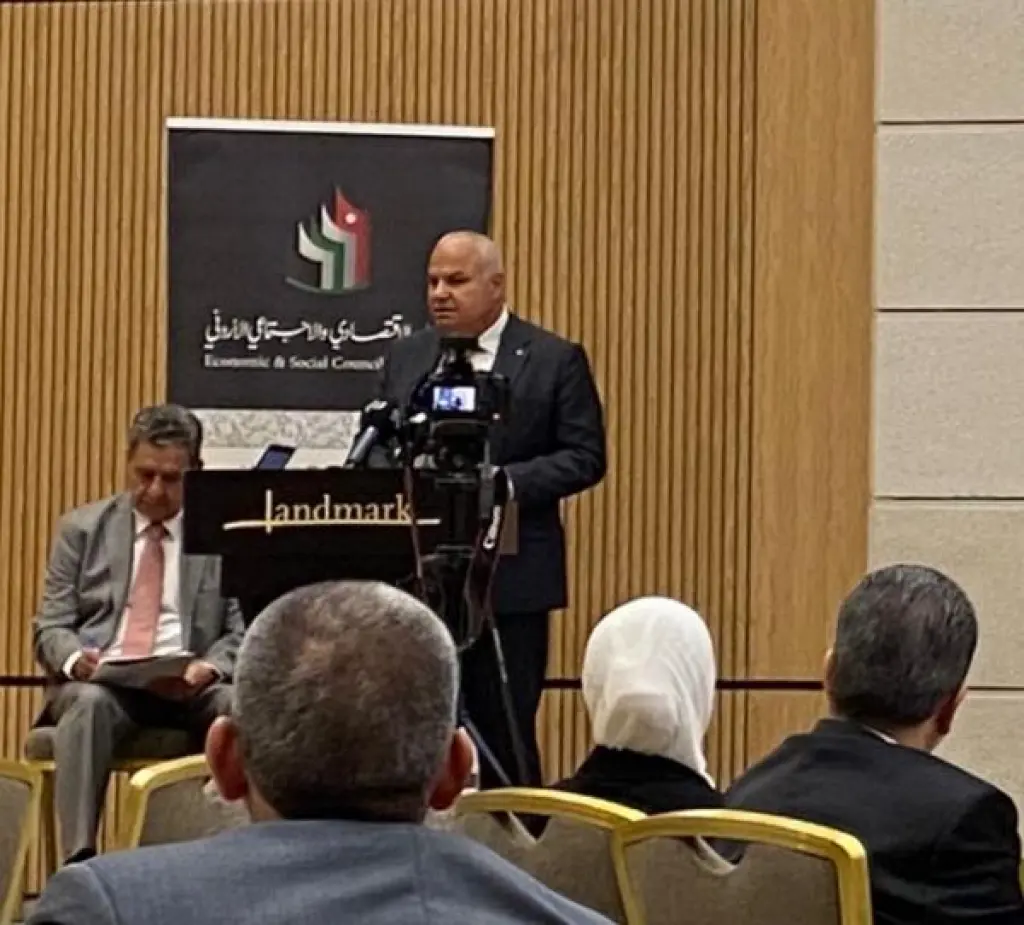 البكار يقر بوجود فوضى في سوق العمل بالأردن