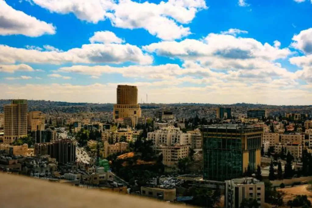 80 عاما من الاستقلال .. بناء اقتصاد مرن بقيادة هاشمية حكيمة وعزيمة على الإنتاج